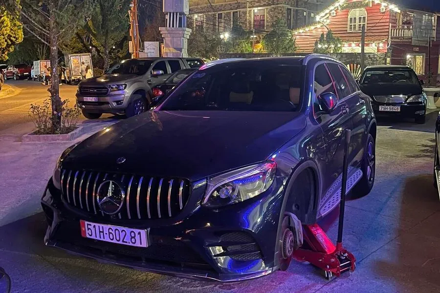 Vá vỏ xe hơi Đà Lạt